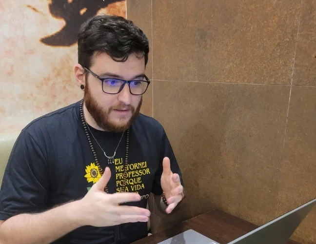 Guilherme Carvalho, professor de inglês online em Itupeva e região, criador do Método Florescer®