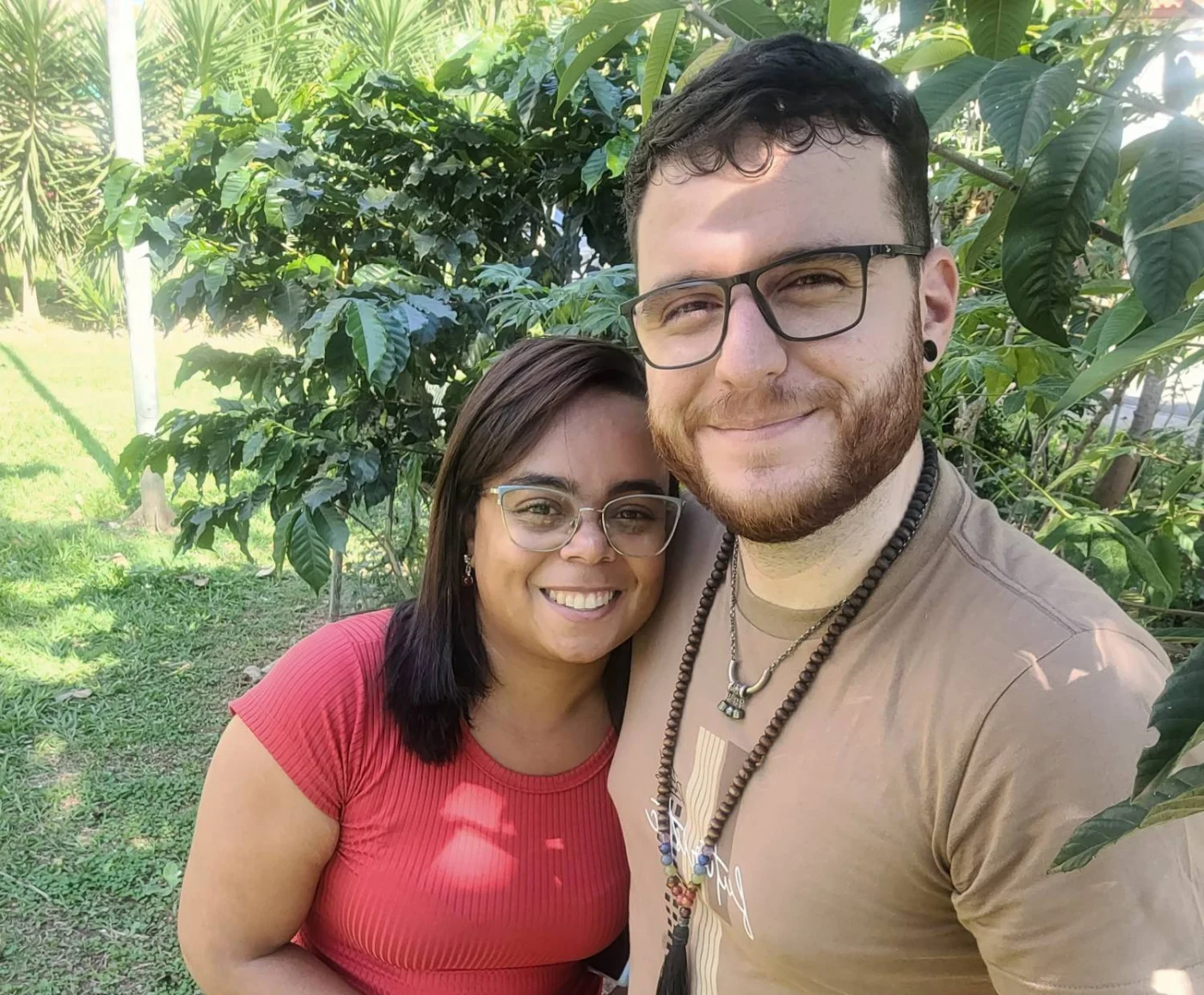 Mikaella Narriman e Guilherme Carvalho, cofundadores da Florescer Idiomas